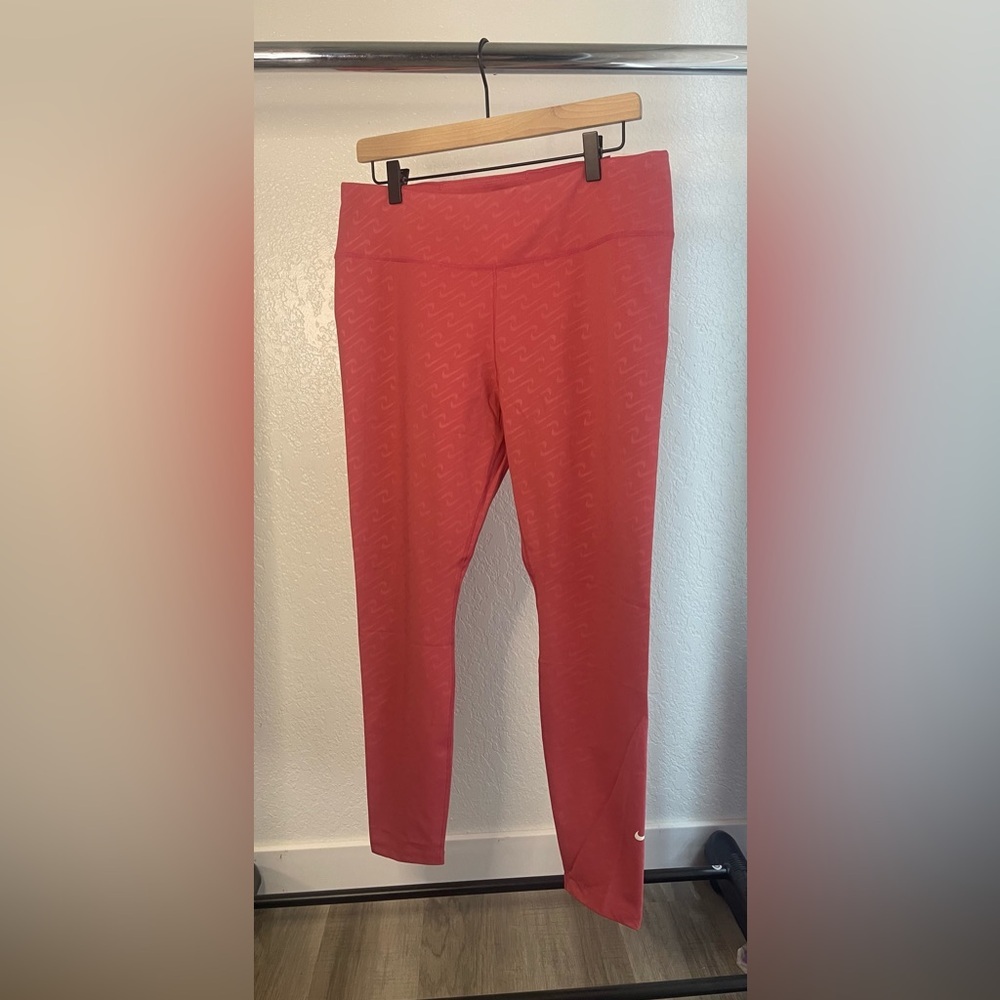 XL Pink/Peach Nike Athletic Leggings, Yoga, Tights MSRP$70